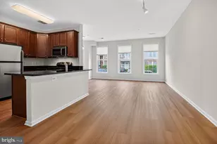 24690 Byrne Meadow Square, Aldie, VA 20105 - Photo 2