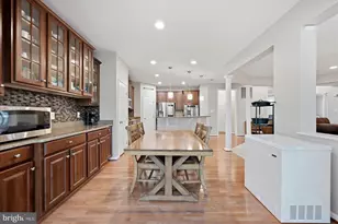 25437 Fritz Ct, Aldie, VA 20105 - Photo 10