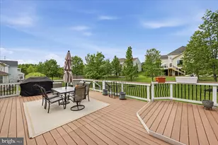 25437 Fritz Ct, Aldie, VA 20105 - Photo 2