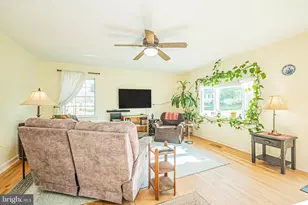 131 S 26th St, Purcellville, VA 20132 - Photo 6