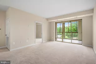 19355 Cypress Ridge Terrace, Leesburg, VA 20176 - Photo 2
