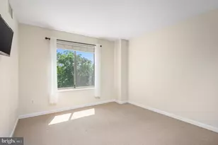 19385 Cypress Ridge Terrace, Leesburg, VA 20176 - Photo 16