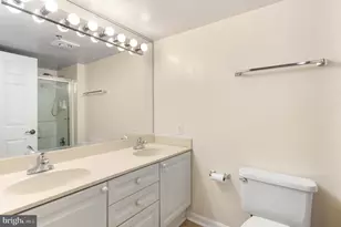 19385 Cypress Ridge Terrace, Leesburg, VA 20176 - Photo 18