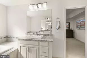23491 Epperson Square, Brambleton, VA 20148 - Photo 32