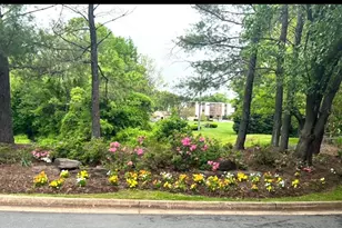 100 Westwick Ct, Sterling, VA 20165 - Photo 18