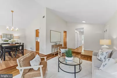 125 Victoria Place, Sterling, VA 20164 - Photo 2