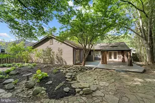 125 Victoria Pl, Sterling, VA 20164 - Photo 14
