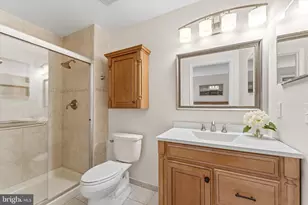 125 Victoria Pl, Sterling, VA 20164 - Photo 18