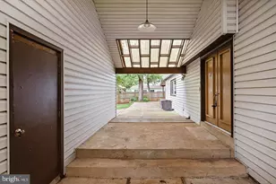 511 Avondale Dr, Sterling, VA 20164 - Photo 4