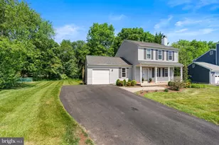 13 Red Wing Ct, Sterling, VA 20164 - Photo 2