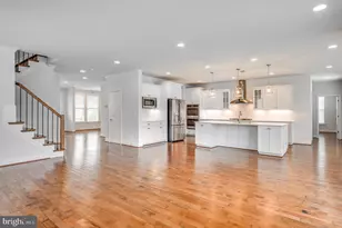 1118 Akan St SE, Leesburg, VA 20175 - Photo 10