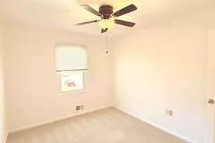 33 Park Pl, Lovettsville, VA 20180 - Photo 18
