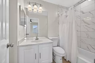 945 Holborn Ct, Sterling, VA 20164 - Photo 14