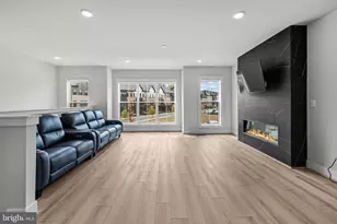 42116 Waltz Ter, Ashburn, VA 20148 - Photo 12