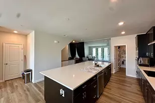 916 California Dr NE, Leesburg, VA 20176 - Photo 6
