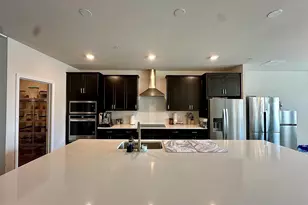 916 California Dr NE, Leesburg, VA 20176 - Photo 4