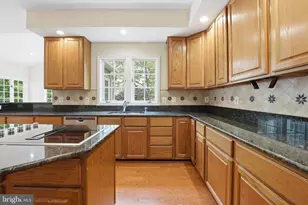 1414 Hague Dr SW, Leesburg, VA 20175 - Photo 22