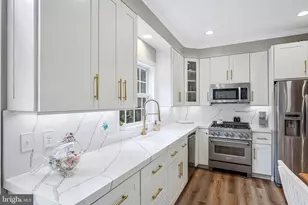 43404 Sperrin Ct, Ashburn, VA 20147 - Photo 6