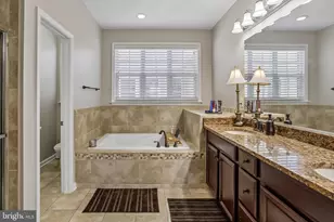 19446 Coppermine Sq, Leesburg, VA 20176 - Photo 18