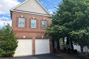 21398 Fairhunt Dr, Ashburn, VA 20148 - Photo 2