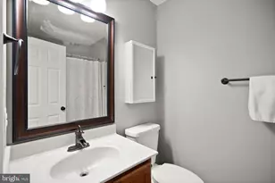 21740 Kings Crossing Terrace, Ashburn, VA 20147 - Photo 32