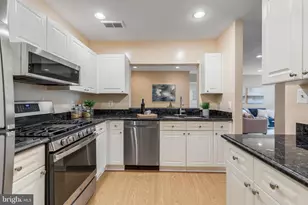 20313 Beechwood Terrace, Ashburn, VA 20147 - Photo 4
