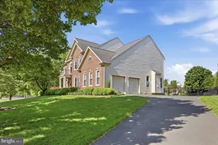 301 Shiloh Pl SE, Leesburg, VA 20175 - Photo 4