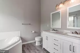 25454 Upper Clubhouse Dr, Chantilly, VA 20152 - Photo 16