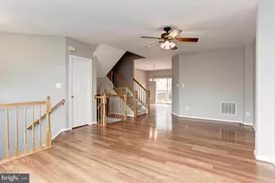 25454 Upper Clubhouse Dr, Chantilly, VA 20152 - Photo 8