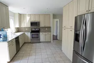10854 Monticello Ct, Great Falls, VA 22066 - Photo 12