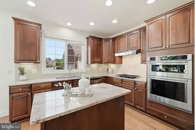 22909 N Brown Square, Ashburn, VA 20148 - Photo 12
