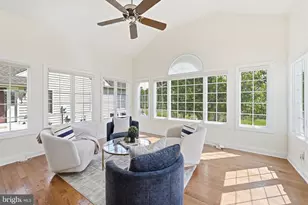 22909 N Brown Square, Ashburn, VA 20148 - Photo 16