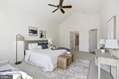 22909 N Brown Square, Ashburn, VA 20148 - Photo 26