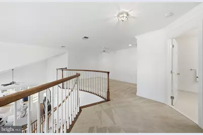 22909 N Brown Square, Ashburn, VA 20148 - Photo 34