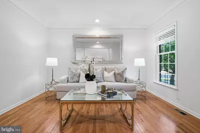 25209 Eisenhower Drive, Chantilly, VA 20152 - Photo 4