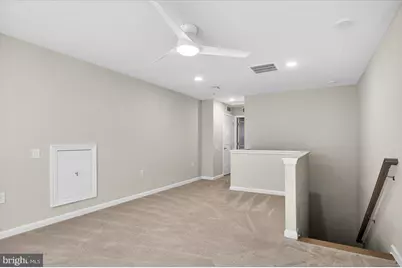 21717 Hawksbill High Circle, Sterling, VA 20164 - Photo 32