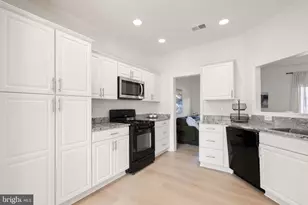 257 Golden Larch Terrace NE, Leesburg, VA 20176 - Photo 12