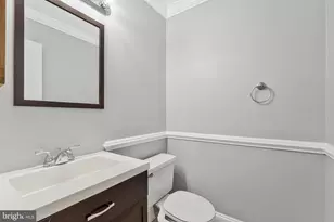 21676 Calamary Cir, Sterling, VA 20164 - Photo 10