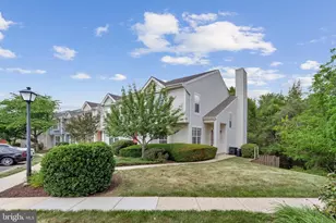 21676 Calamary Cir, Sterling, VA 20164 - Photo 2