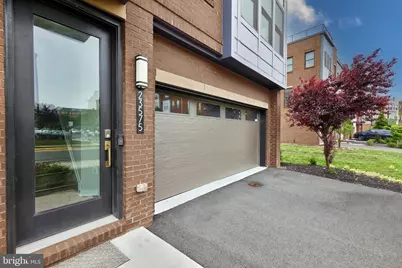 23575 Hopewell Manor Terrace, Ashburn, VA 20148 - Photo 2