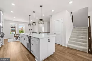 20813 Wood Quay Dr, Sterling, VA 20166 - Photo 14