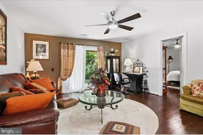 211 Keyes Court, Sterling, VA 20164 - Photo 6