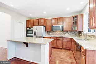 24803 Mason Dale Terrace, Chantilly, VA 20152 - Photo 8