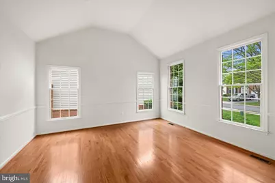 19988 Hazeltine Place, Ashburn, VA 20147 - Photo 6