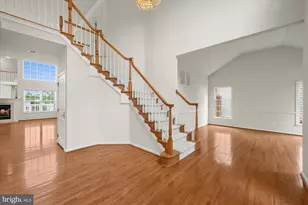 19988 Hazeltine Pl, Ashburn, VA 20147 - Photo 4
