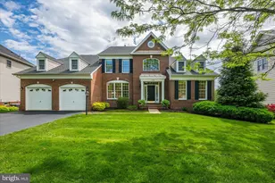 19988 Hazeltine Pl, Ashburn, VA 20147 - Photo 2
