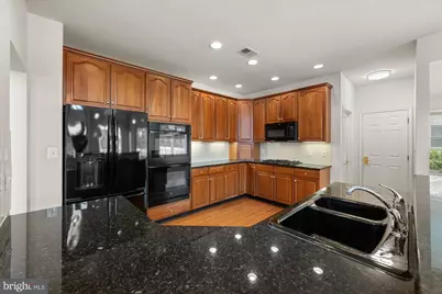 19988 Hazeltine Place, Ashburn, VA 20147 - Photo 22