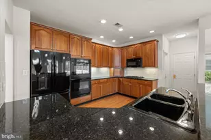 19988 Hazeltine Pl, Ashburn, VA 20147 - Photo 22