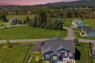 12104 Sunflower Field Pl, Lovettsville, VA 20180 - Photo 2
