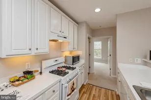 25340 Lake Mist Square, Chantilly, VA 20152 - Photo 12